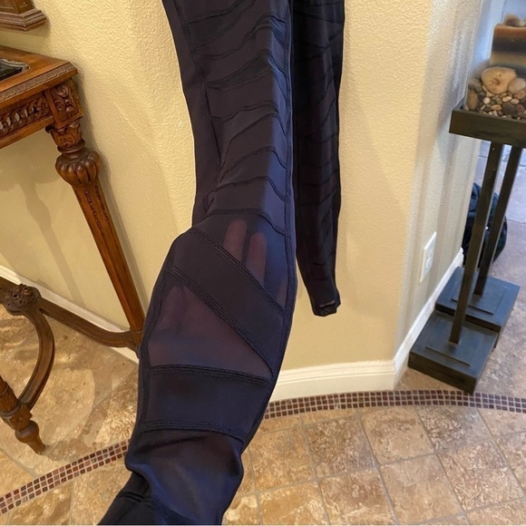 LULULEMON Women Black Wunder Under Tech Mesh Athletic Leggings Size 4 - Picture 4 of 8